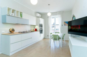 Bright apartment in front of Navigli with AC WIFI